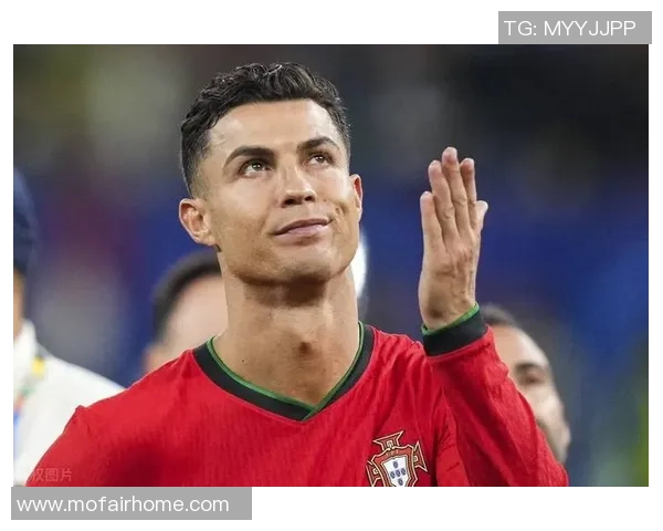 C罗复出重返赛场引爆全球球迷热情掀起新一轮足坛狂潮