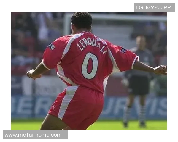 三十号球衣背后的足球传奇：全球各大球星的荣耀与挑战