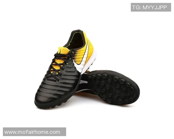 不同球星推荐女款足球鞋 让你踢出专业级表现的完美选择