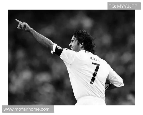 全球足球七号球星风采：各国球迷心中的传奇人物与辉煌瞬间