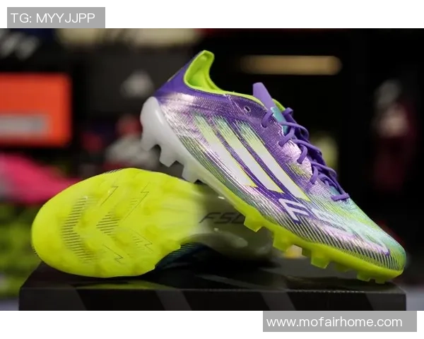 球星纷纷穿AG足球鞋打造场上最佳表现 引领足球装备新潮流