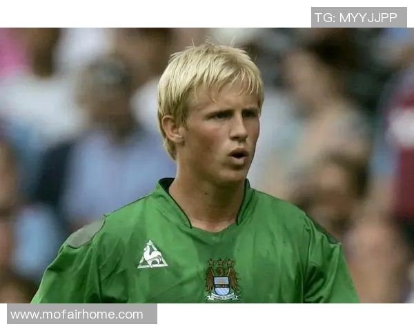 足球星二代后卫的崛起与传承揭秘：他们如何在父亲的影子下走向巅峰